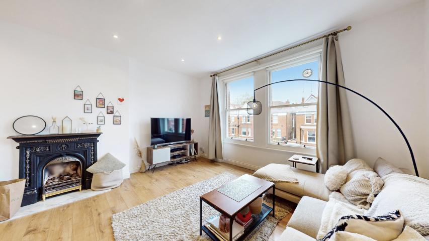 Stunning South Hampstead Apartment Canfield Gardens, South Hampstead